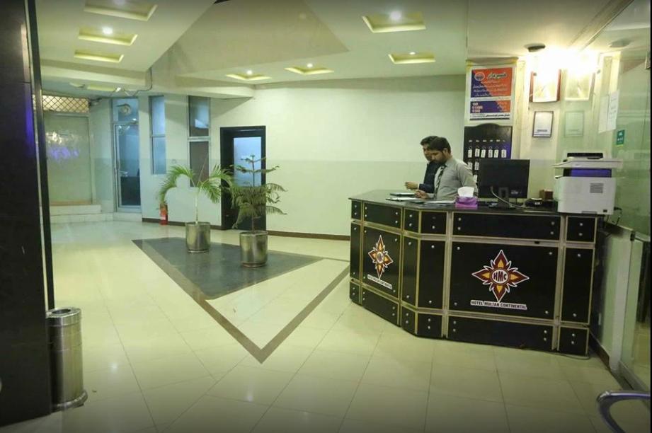 Hotel Multan Continental Eksteriør billede