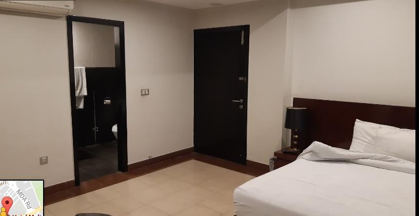 Hotel Multan Continental Eksteriør billede