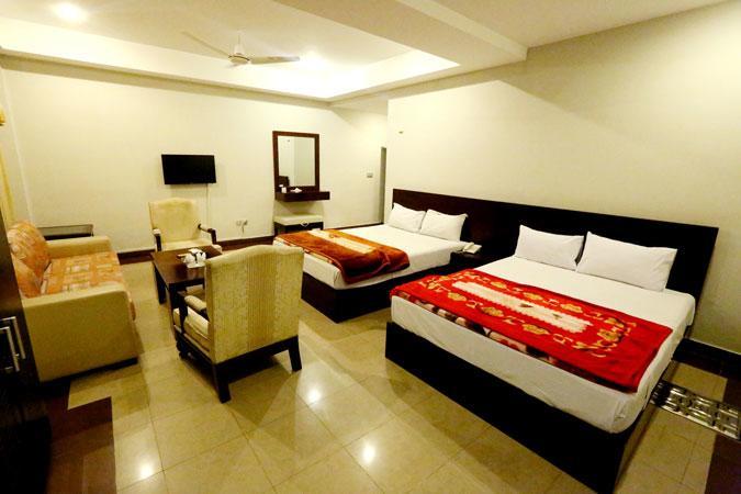 Hotel Multan Continental Eksteriør billede
