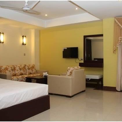 Hotel Multan Continental Eksteriør billede