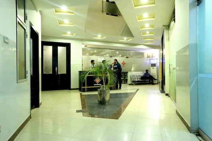 Hotel Multan Continental Eksteriør billede
