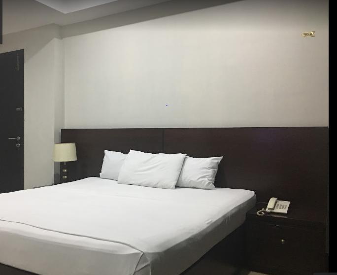 Hotel Multan Continental Eksteriør billede